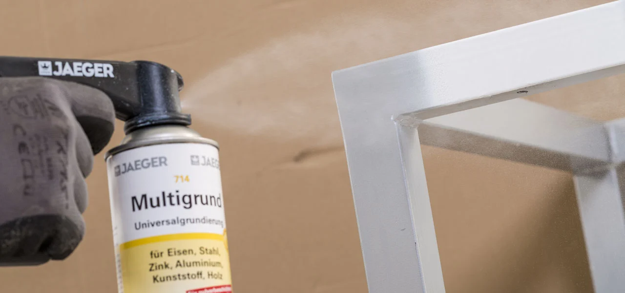 Metall grundieren - Multigrund Metall grundieren - Multigrund
